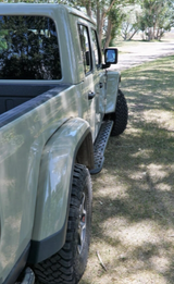 TNT Customs Jeep Gladiator JT Rock Sliders Expedition Serie