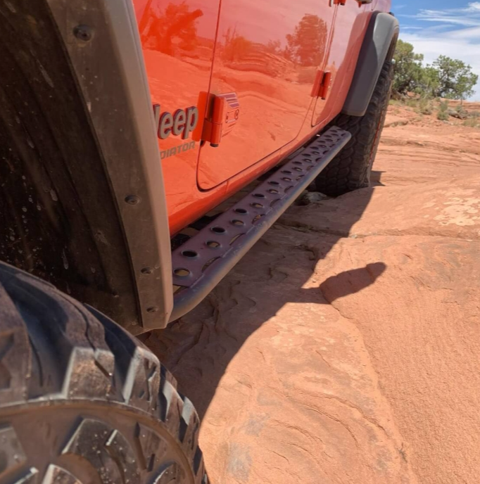 TNT Customs Jeep Gladiator JT Rock Sliders – Adventure Series